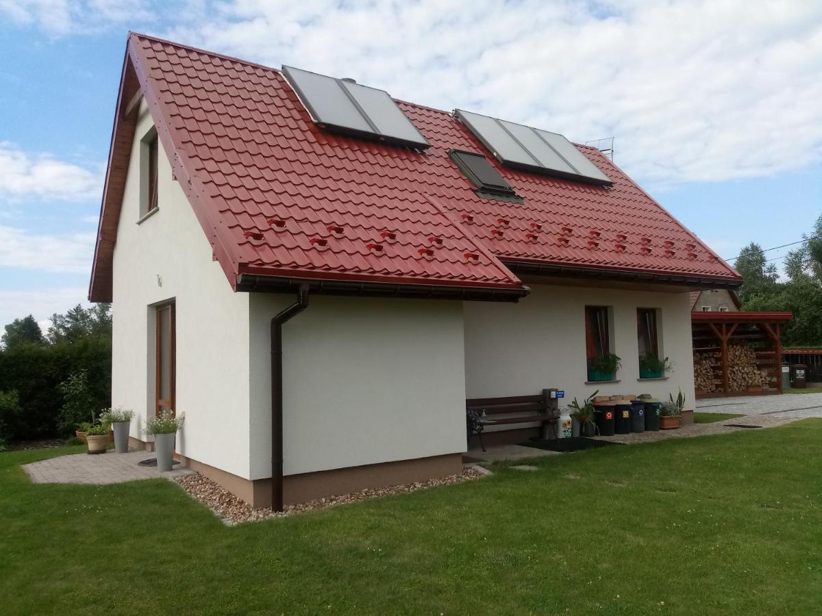Mala Chatka Caloroczny Domek Krzeszow  ภายนอก รูปภาพ