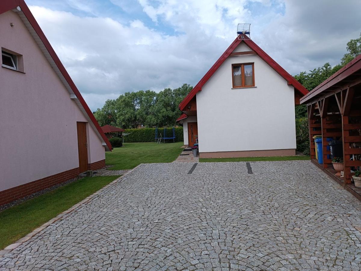Mala Chatka Caloroczny Domek Krzeszow  ภายนอก รูปภาพ