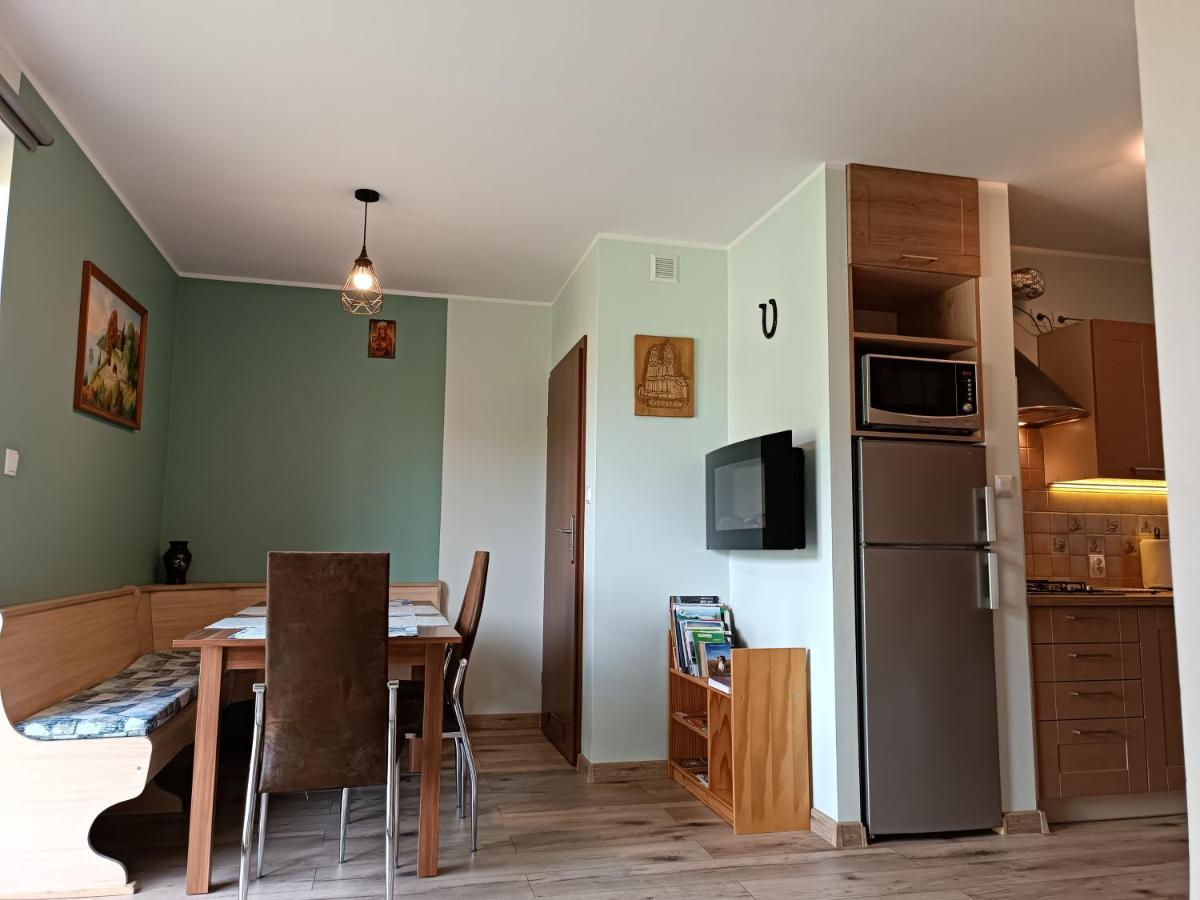 Mala Chatka Caloroczny Domek Krzeszow  ภายนอก รูปภาพ