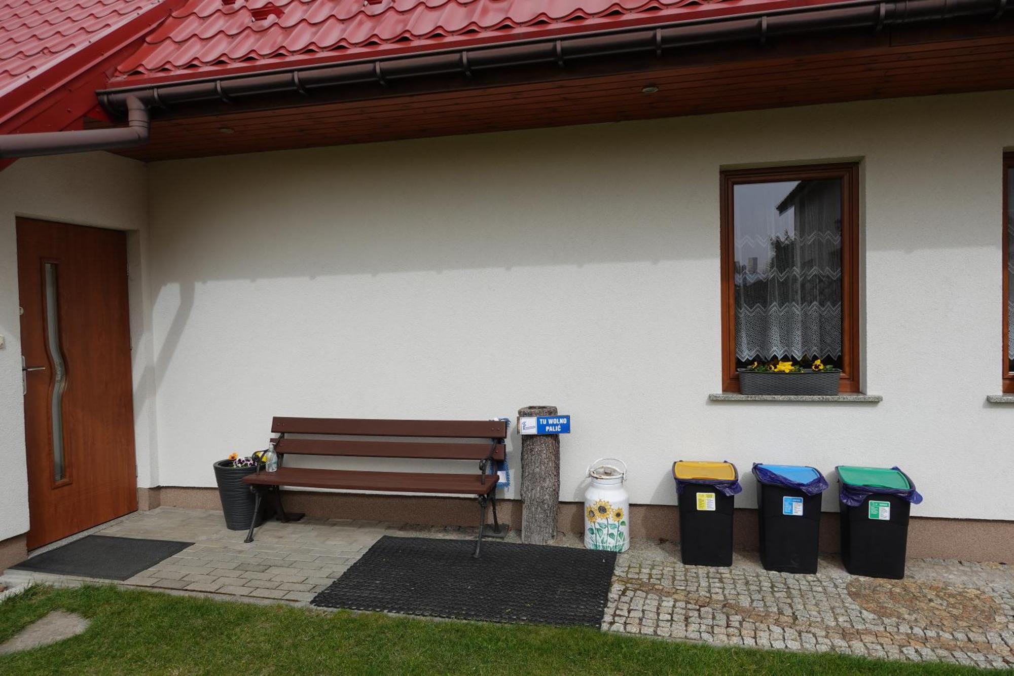 Mala Chatka Caloroczny Domek Krzeszow  ภายนอก รูปภาพ