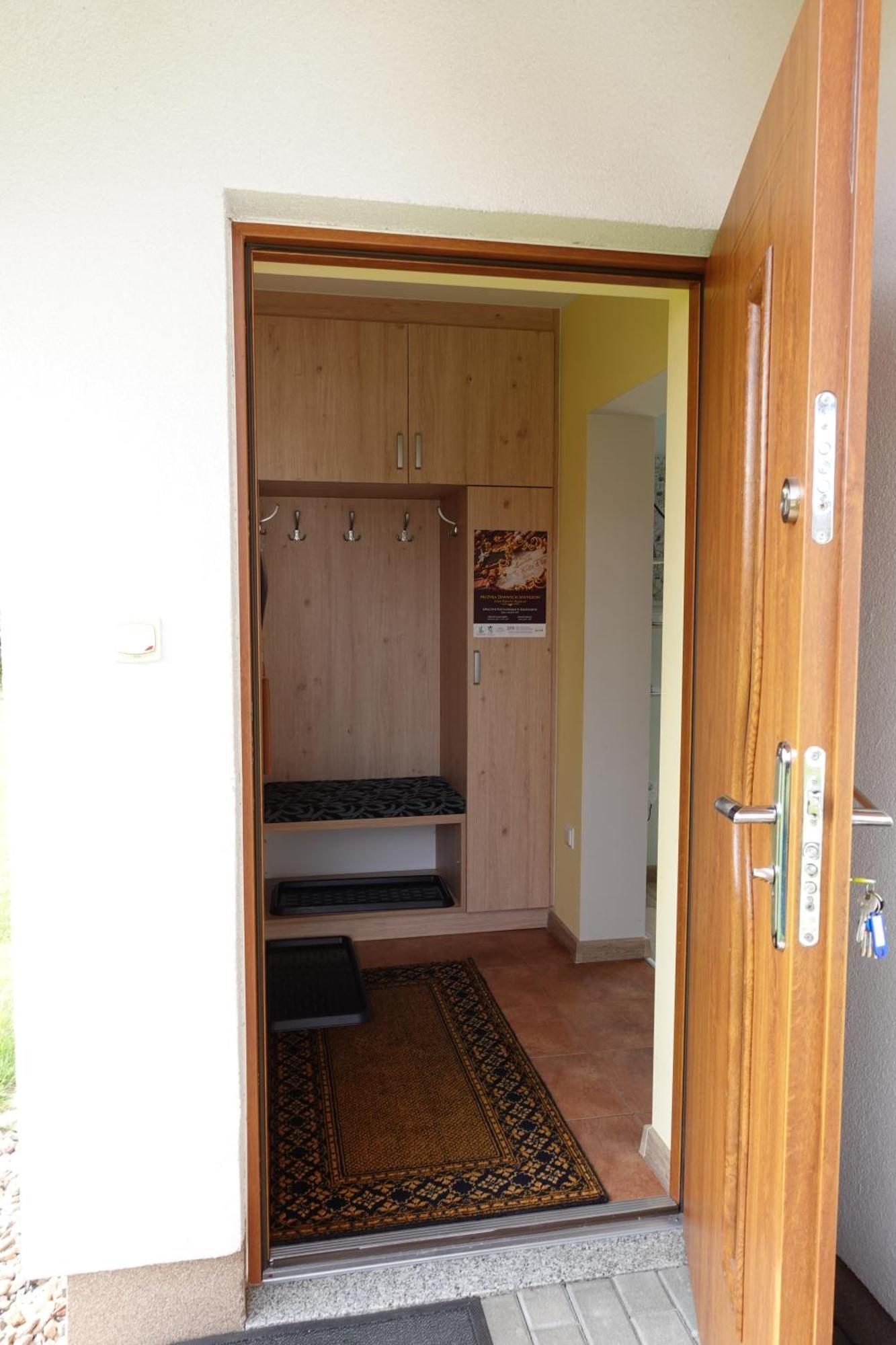 Mala Chatka Caloroczny Domek Krzeszow  ภายนอก รูปภาพ