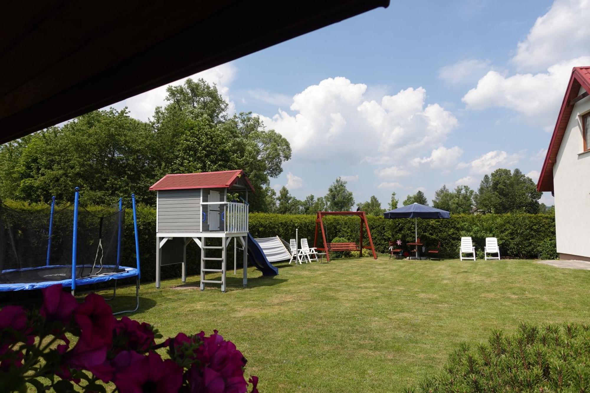 Mala Chatka Caloroczny Domek Krzeszow  ภายนอก รูปภาพ